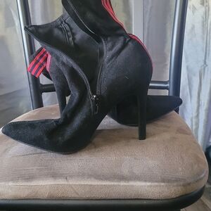 Anne Michelle Black and Red Heeled Boots